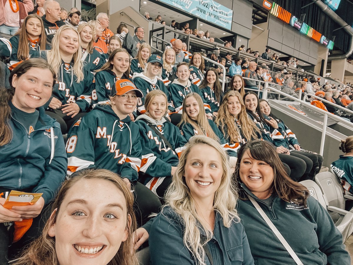 Views from a weekend spent with the Omaha Lancers Hockey Club! And of course celebrating our very own women's hockey team 🏒