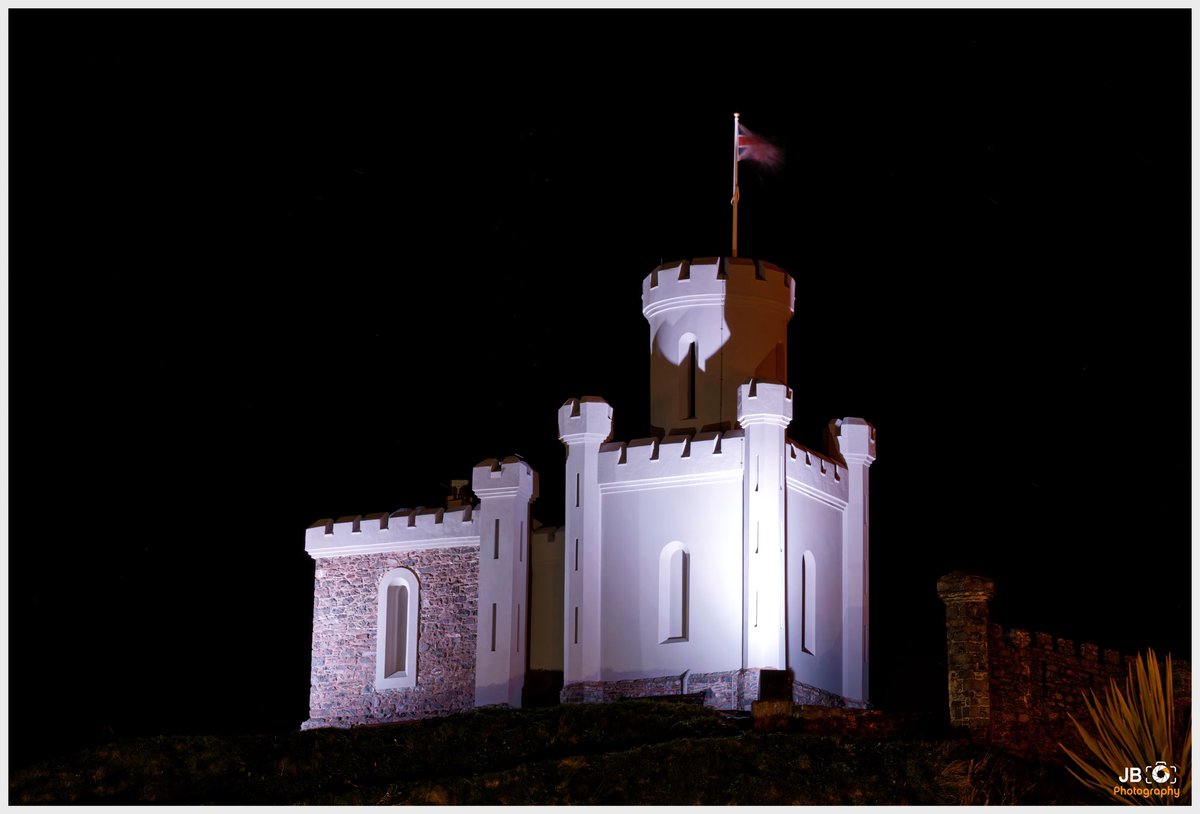 Jbphotoonline1's tweet photo. You have to love this building In Donaghadee. Stunning at night time! @Benro_UK @BenroTripods @kasefiltersuk @bbcweather @angie_weather @wearetrekni @NITouristBoard @BelfastLive @FujifilmUK @coolfm https://t.co/3o2Ia1yfc8