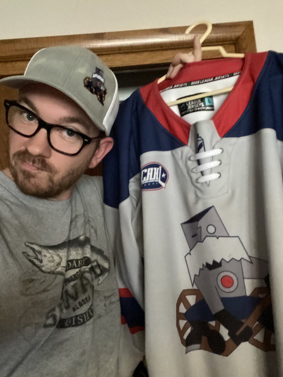 TheDaveNorris's tweet photo. @BrianHedger Thanks for the love! I am the original creator of this design and we have been using it in beer league! https://t.co/paqy24K5gN