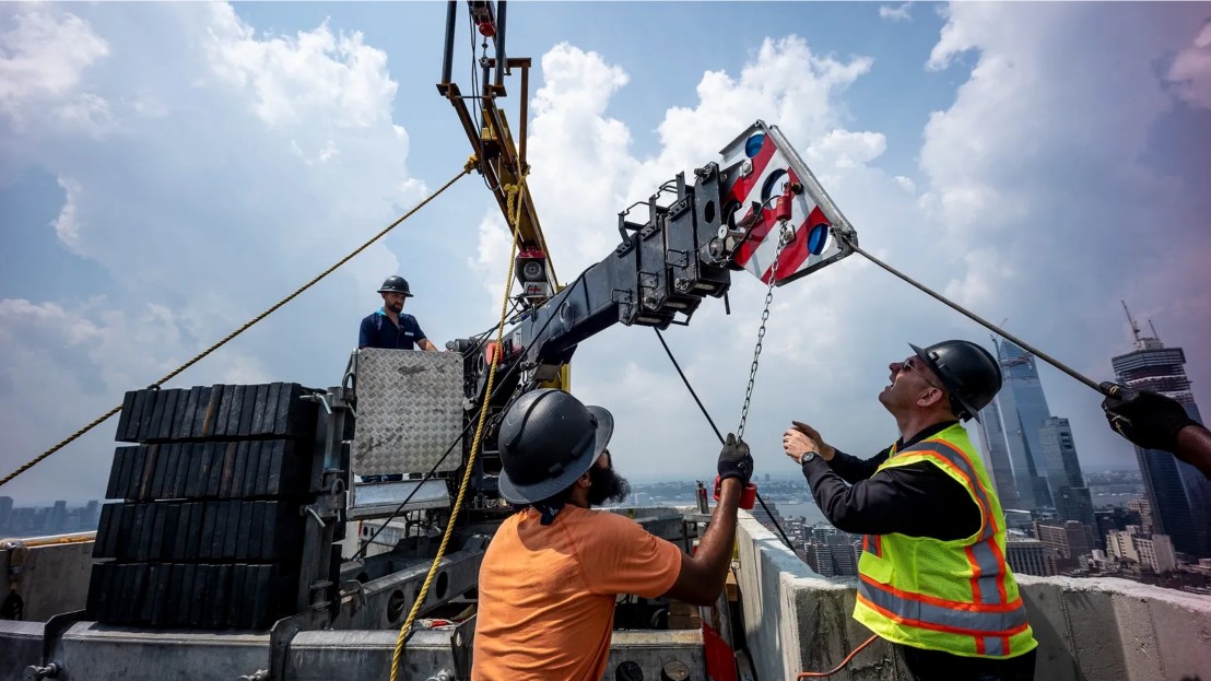 TPH_PS's tweet photo. Contact us today for more information about our game changing Herkules mobile crane.
https://t.co/KRwTdoZaxe
#cranes #construction #nyc #masterrigger #nyc #hoisting #hoist #herkules #mobile crane https://t.co/dA2kttKNRQ