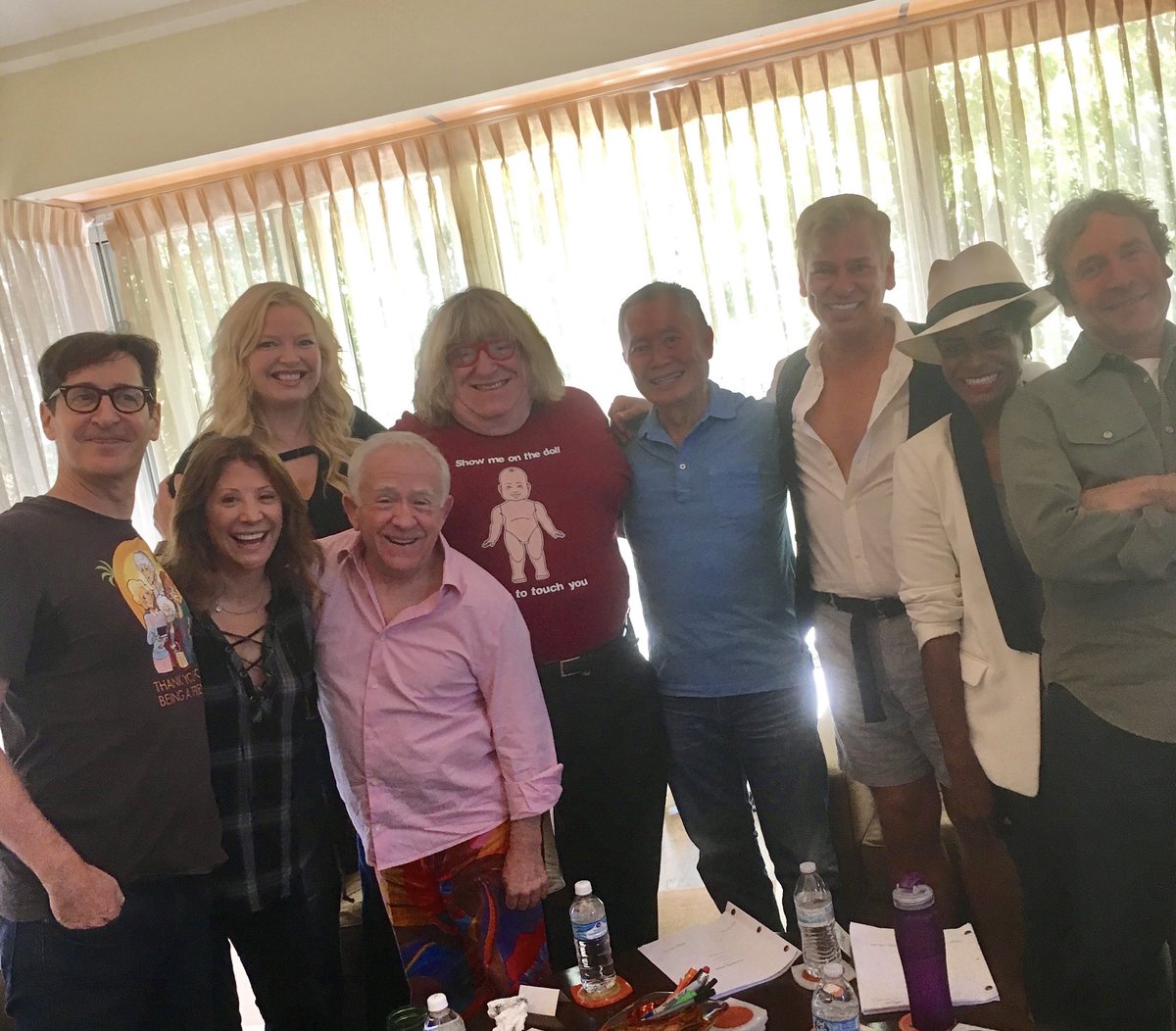 GeorgeTakei's tweet photo. I’ll always remember that wonderful day we spent together, Leslie, in a room filled with hilarity and I dare say LOTS of gaiety. You’re gone too, too soon. Make ‘em giggle in the great beyond. https://t.co/7EsNx6Khcl