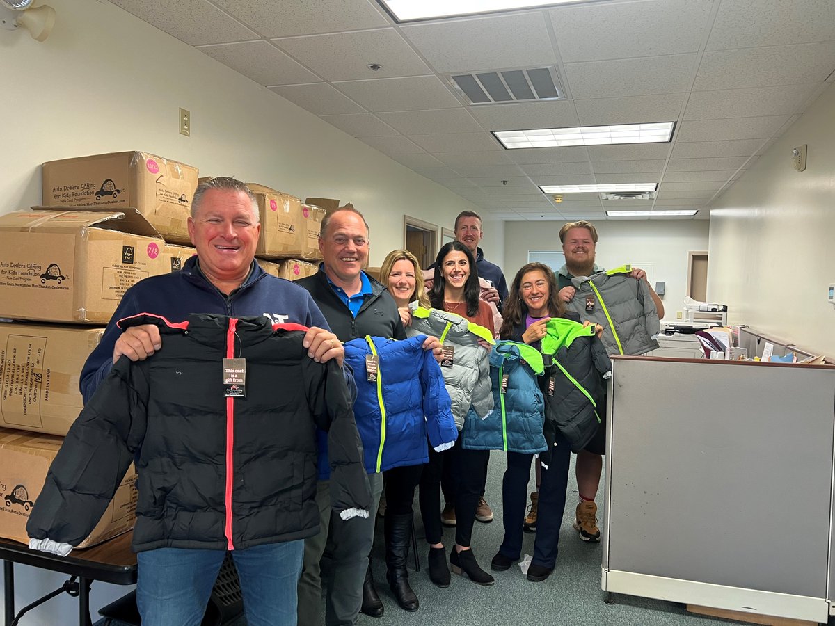 BCOpportunity's tweet photo. As temperatures drop, our #communitypartners show up! Thank you, @AutoDealersCFKF and @ATChevrolet for dropping off new coats for families in need! #TeamBCOC is always proud to partner with you to ensure Bucks County kids stay warm this winter! #BeCommunityAction https://t.co/Bq60zfkGUb