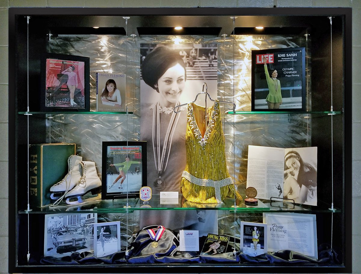 PFTrophy's tweet photo. You can find Peggy's display case on the concourse level of the Broadmoor World Arena in Colorado Springs.

#PeggyFleming #PeggyFlemingTrophy #FigureSkating #FigureSkatingLife #TeamUSA #FigureSkatingChampion #Olympics #USAOlympics #USFigureSkating  #Champion #Gold https://t.co/uCoIhypWuf