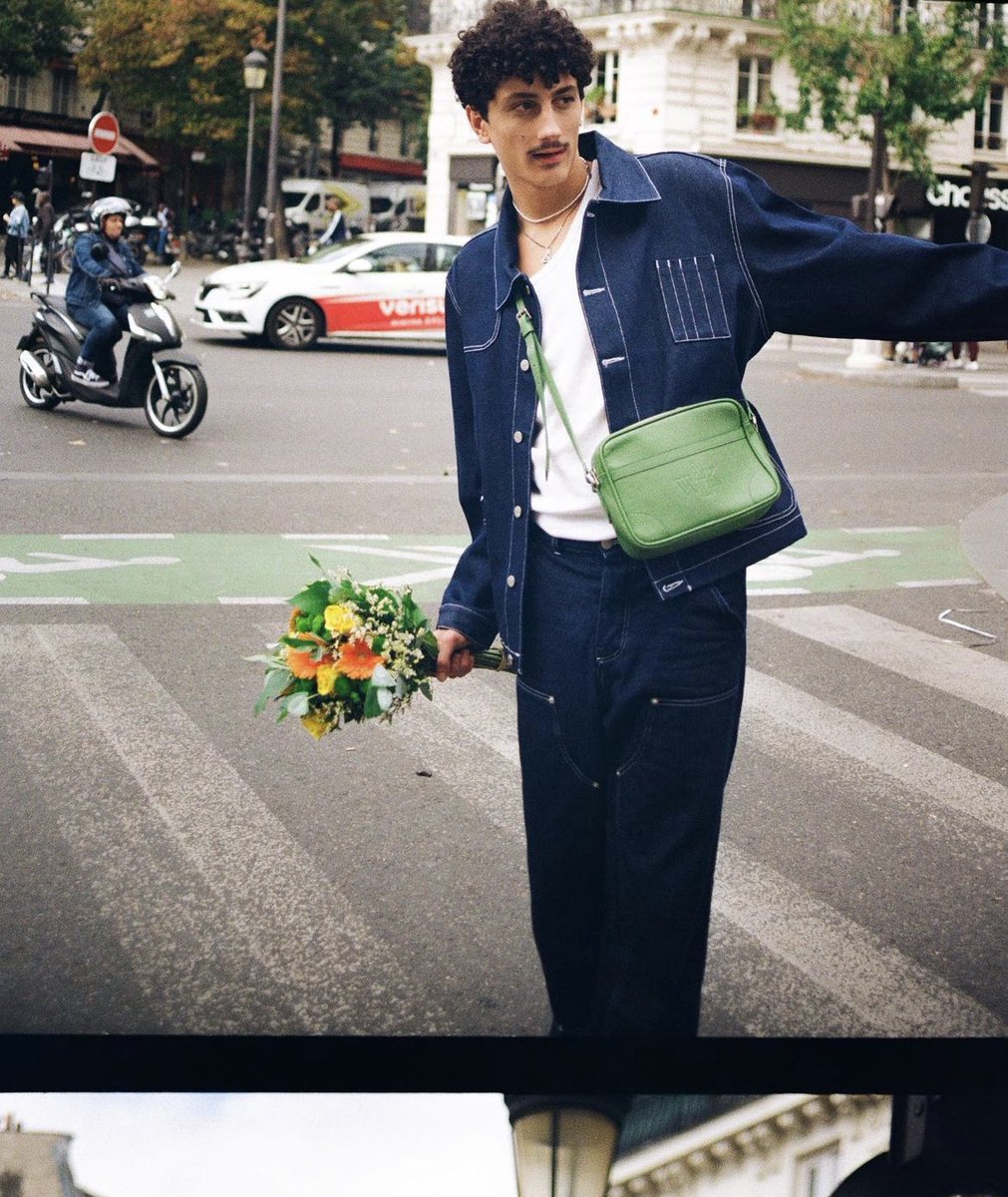 Walk in Paris tweet media