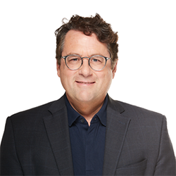 Félicitations à <a href="/BDrainvilleQc/">Bernard Drainville</a> pour sa nomination au poste ministre de l’Éducation. Le président du CA et le directeur général de l’<a href="/AQPedCol/">Association québécoise de pédagogie collégiale</a> vous offrent de sincères félicitations pour votre nomination !