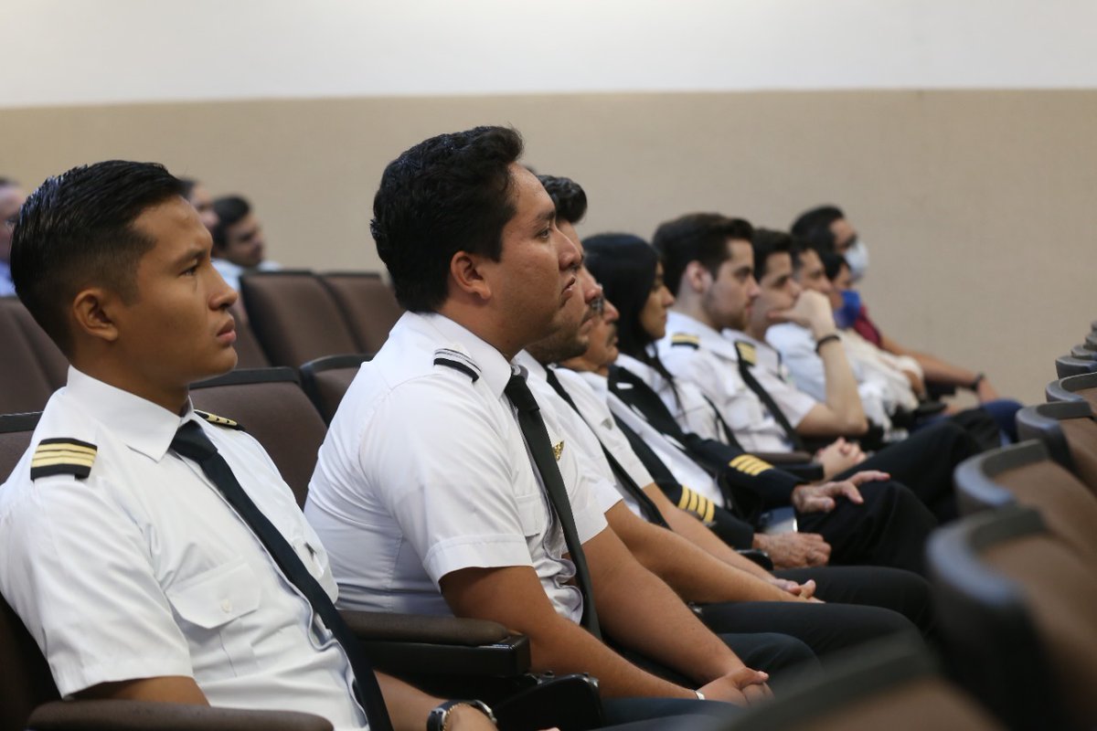 SETYYucatan's tweet photo. Asistimos a la segunda asamblea ordinaria y celebración del XV Aniversario del @COMEA_AC, organización que agrupa y fortalece a las instituciones educativas dedicadas a la enseñanza y la investigación #aeroespacial en México. (1/2) https://t.co/SRfbuRELQA