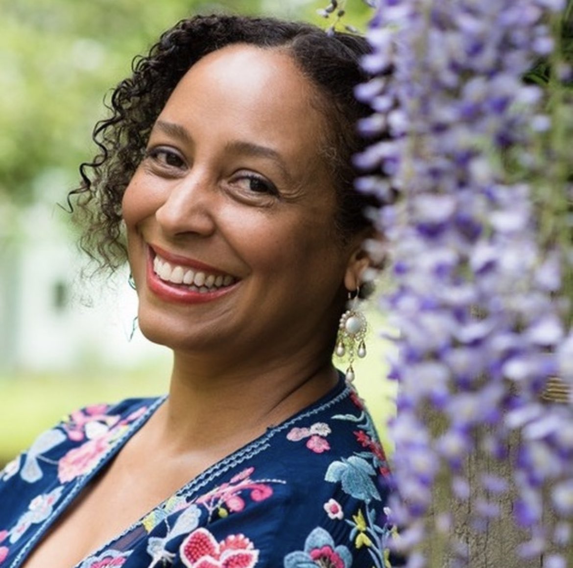 We have our first Writers at Work Series poetry reading happening this Thursday, October 27th at 2:10 via Zoom with Danusha Laméris!

Register to join us using the link in our bio or via the “Writers at Work” page of the English Department’s website! #writersatworkseries