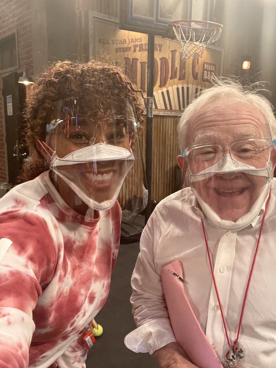 BeingZeeJames's tweet photo. 😢 Leslie was such a joy to be around on set. It was an honor to share space with him. He also made showing up on IG daily worth it because if you needed a good laugh, he gave it to you. The perfect southern gentleman! ❤️💔❤️ #riplesliejordan #callmecat #livelaughlove https://t.co/3uMZzRGSrP
