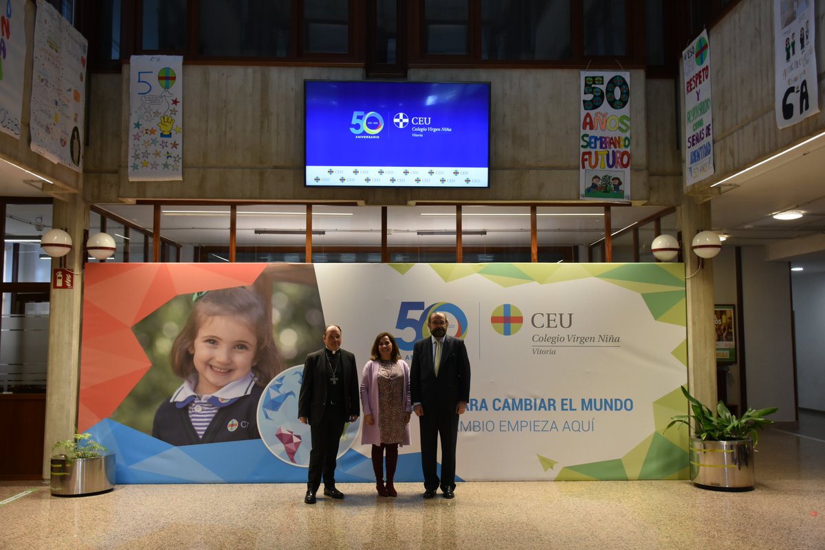 FundacionCEU's tweet photo. ¡Hoy ha sido un día muy especial para @Colegios_CEU Virgen Niña de Vitoria! Hemos celebrado el 5⃣0⃣ aniversario de este centro con un acto conmemorativo en el que han participado alumnos, sus familiares, profesores y personal del colegio, y diferentes autoridades.
¡Felicidades!👏 https://t.co/h2Znf0sKii