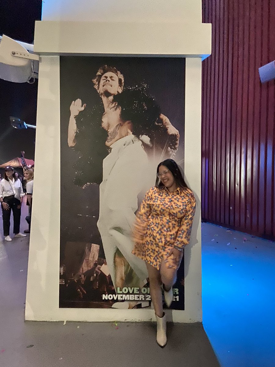 yolyy_16's tweet photo. L💛VE ON TOUR NIGHT 1 ✨ #HarrysHouse #LoveOnTourLA #loveontour2022 #HSLOT2022 https://t.co/gN2D1zi8TZ