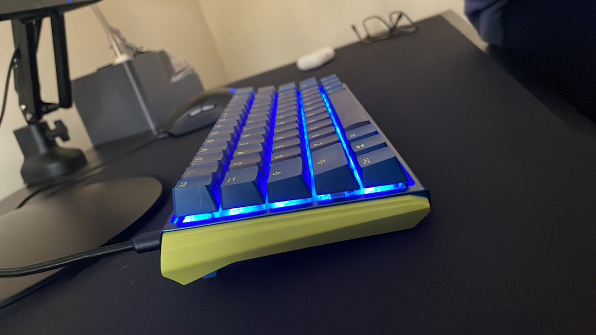 passsingtime's tweet photo. @ImRisky__ Ducky One 3 Mini https://t.co/GDM6UiX514
