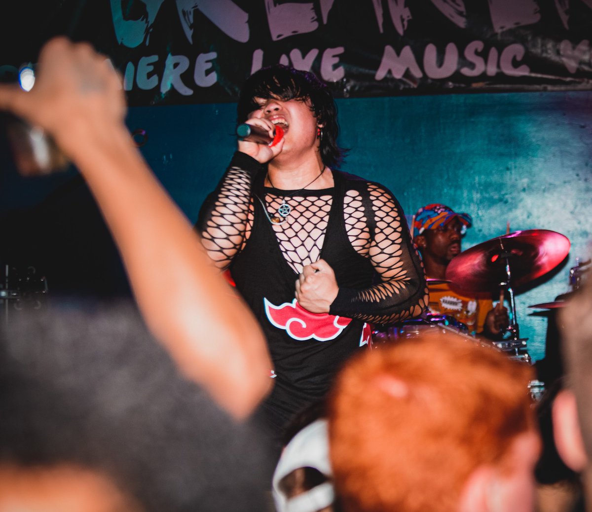 Come and leave your mark

Vandalize my heart 

📸: <a href="/peopleof5pointz/">peopleof5points</a>