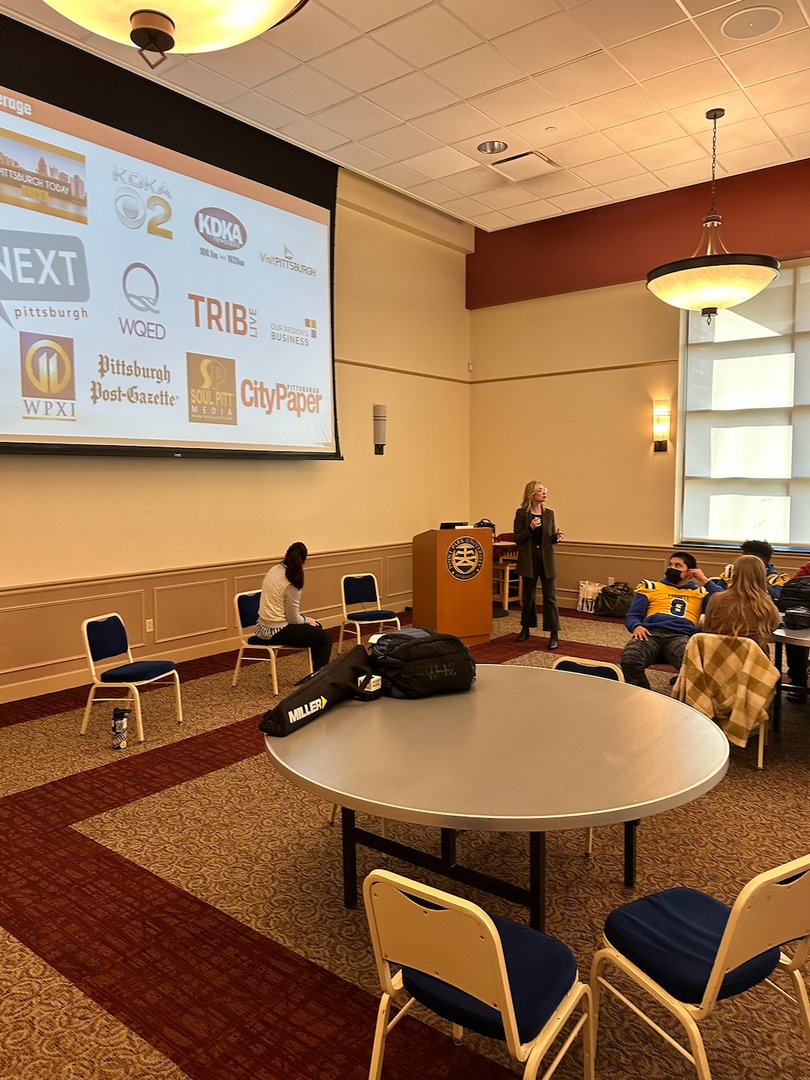 OysterCreates's tweet photo. Educating future shuckers about @PGHArtsCouncil's Restart the Arts campaign at @PointParkU's High School Media Day! 📚 

#pittsburgh #marketing https://t.co/RgwZuQZrS4
