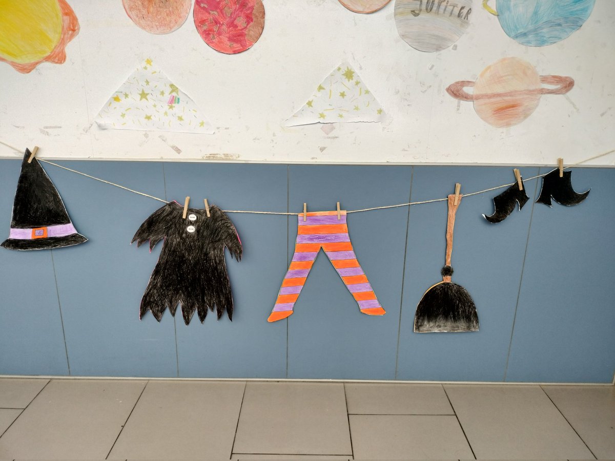 Alguien se está preparando para Halloween. ¡Ten cuidadoooo 👀! 🧹🧹🧙🧙‍♀️
#educacionprimaria #halloween2022
