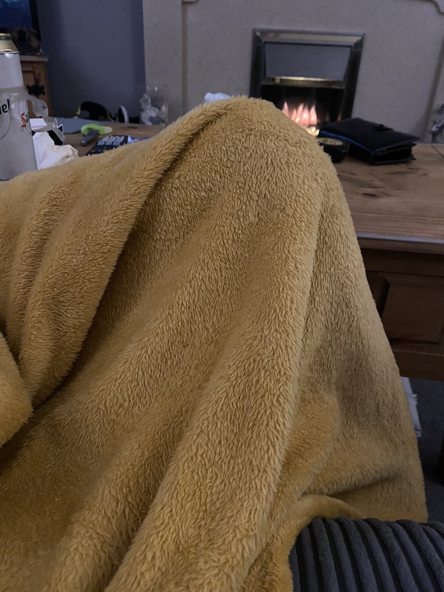 LauraBurrows89's tweet photo. The dog laying next to me. Husband on the sofa. Dog goes to the door, husband moves slightly. We realise this thing hasn’t moved. Thought it was the dog. Thought it was husband. It was neither. Freaked out for 30 seconds. It’s a sofa cushion.
#TooManyHorrorFilms #Scared #Idiots https://t.co/rmSc68Vg8Z