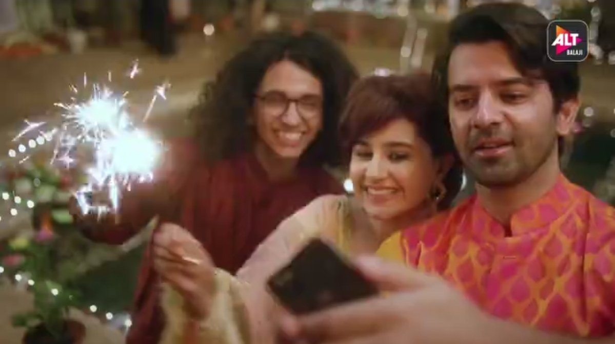 Jano_karem_2's tweet image. THE GREAT INDIAN DYSFUNCTIONAL FAMILY 💚💚 
#BARUNSOBTI 
#SAMARRANAUT💜💜 
@BarunSobtiSays 💎
Credit altbalaji ig video