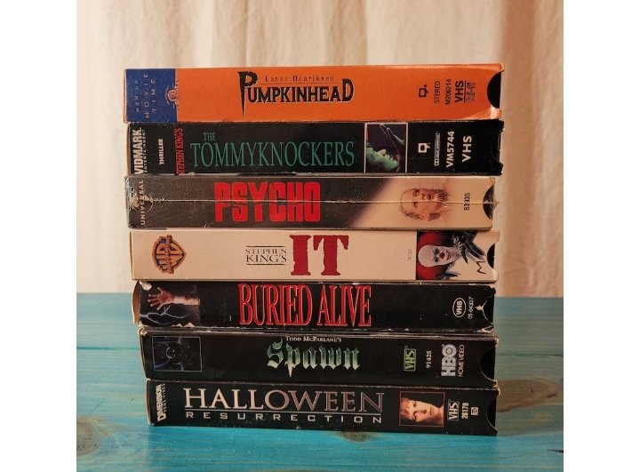ShopFlipFlo's tweet photo. 🍬SALE🍫
10% off the entire shop AND 15% off select halloween and spooky items from now until Halloween! 

https://t.co/McXtib53g2 

#tapehead #horror #vhs 
#horrorcollector #goosebumps #books #halloween #etsy #sale #theflippinfloridian #vintage #nostalgia #80s #90s https://t.co/KXDRbWUOTD