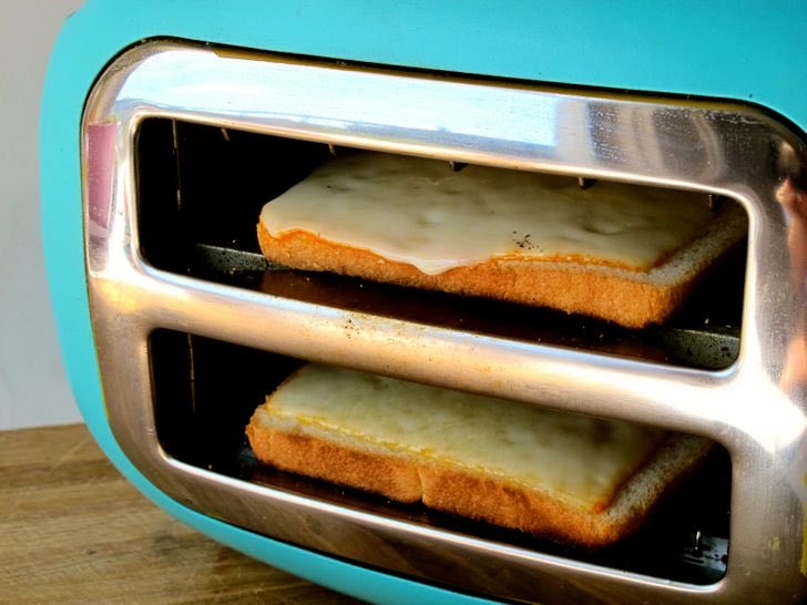 Noel (Bingo) on Twitter "Now I get it! Making cheese on toast can