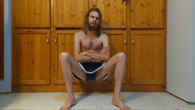 I hope you guys like this picture as much as I do! #gay #pan #skirt https://t.co/KaMvGn1BDG