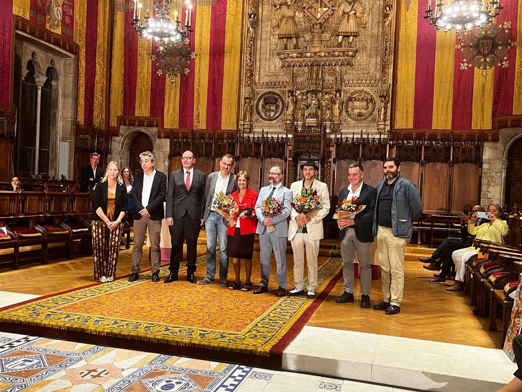 neusmunte's tweet photo. 61è edició dels guardons Ramblistes d’Honor, reconeixement q @AmicsdeLaRambla fa a aquells q estimen i fan més gran la Rambla, allà on bull la ciutat i hi trobem totes les seves cares. Marca de ciutat q cal cuidar i reforçar. Enhorabona, @Llibpompeia @MuseuMaritim i @julicapella https://t.co/5yEuklgQgB
