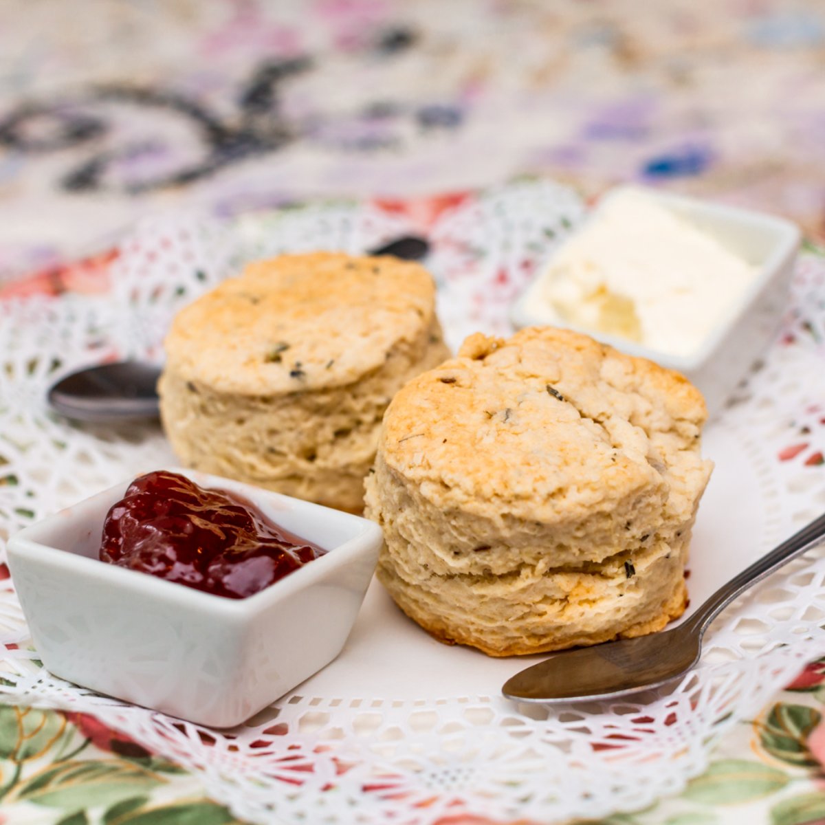 teakettlecafe's tweet photo. Fall is in the air -- or maybe that's just the appetizing aroma of our scrumptious scones. #MoreThanJustTea #TeaMoment #TeaTime #OldtownSpring #TeaService #tea #scones https://t.co/urwzy80N6Y