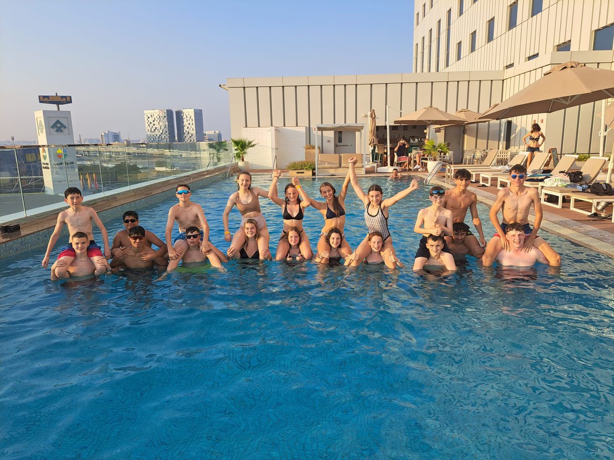 Busy first couple of days in Dubai 🇦🇪 

Some great memories already ! 📸 

#dubai #completecricket #cricket #squad