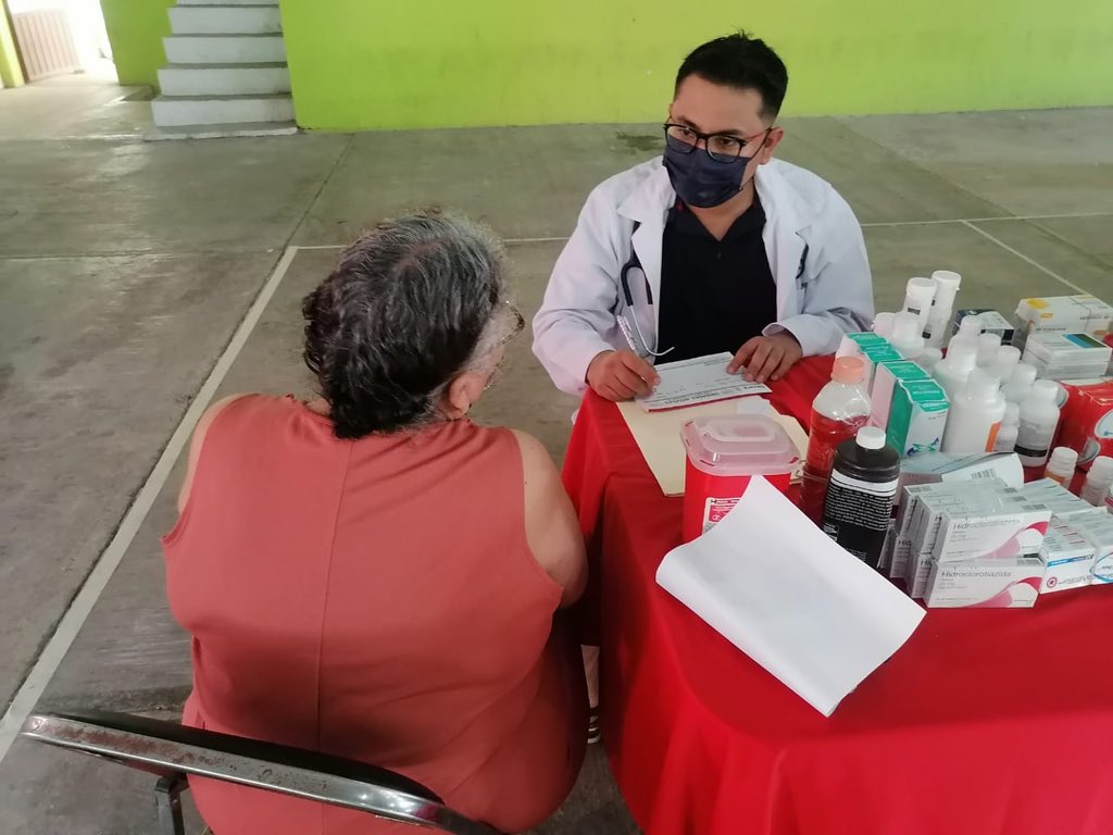 Nuestra satisfacción es poder apoyar a nuestros paisanos al otorgarles servicios con calidad y calidez en materia de salud y durante el día de hoy a las familias del municipio de Asunción Ixtaltepec.