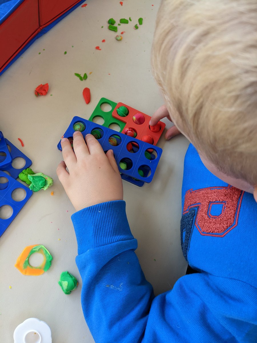 HelenGiddings77's tweet photo. A very delayed post for our #alphabetweekend @TranbyReception but we had fun with the playdoh and the pooping chicken. Numicon came in useful when counting the eggs https://t.co/lXiD2u6eKb