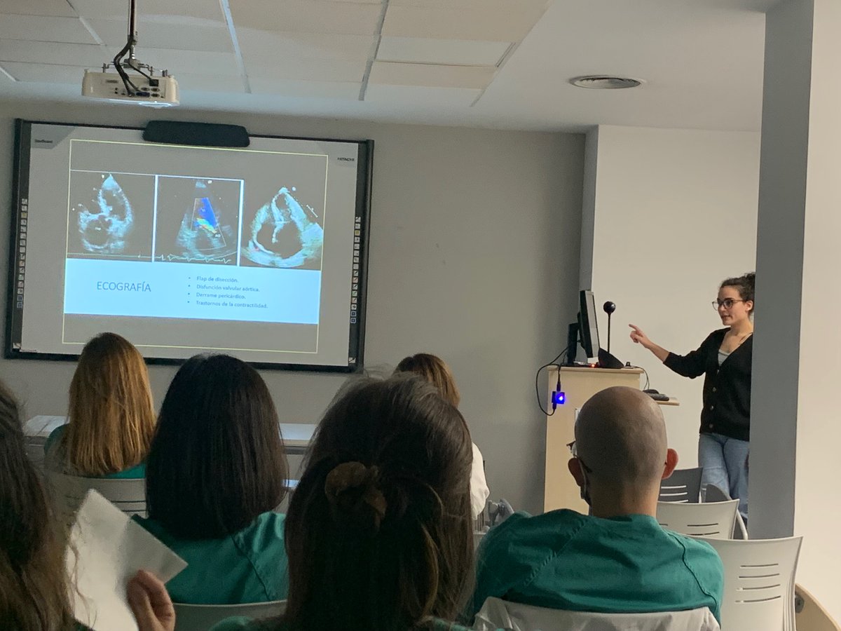 Hoy en el Servicio de Urgencias @DeChuac sesión de 'Síndrome Aórtico Agudo' a cargo de Yaiza de Paz y Noelia Veiga. La importancia de la sospecha clínica y de la Ecocardiografía clínica #POCUS para el diagnóstico de esta entidad poco frecuente y con elevada morbimortalidad #chuac