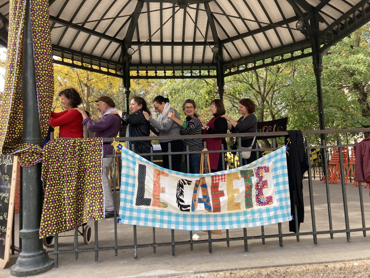 BrunoGa75's tweet photo. Atelier Modelage, danse et massage pour le Cafête- guinguette. C'était dimanche au Kiosque de la Place des Fêtes @Paris19e https://t.co/p8vWvHtT6s