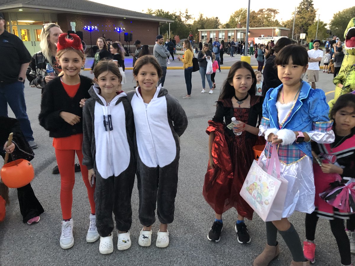 Did you have fun at the Boo Bash? You couldn't have asked for a better night than last Friday's Halloween party in the parking lot. Thank you Fairview PTO!