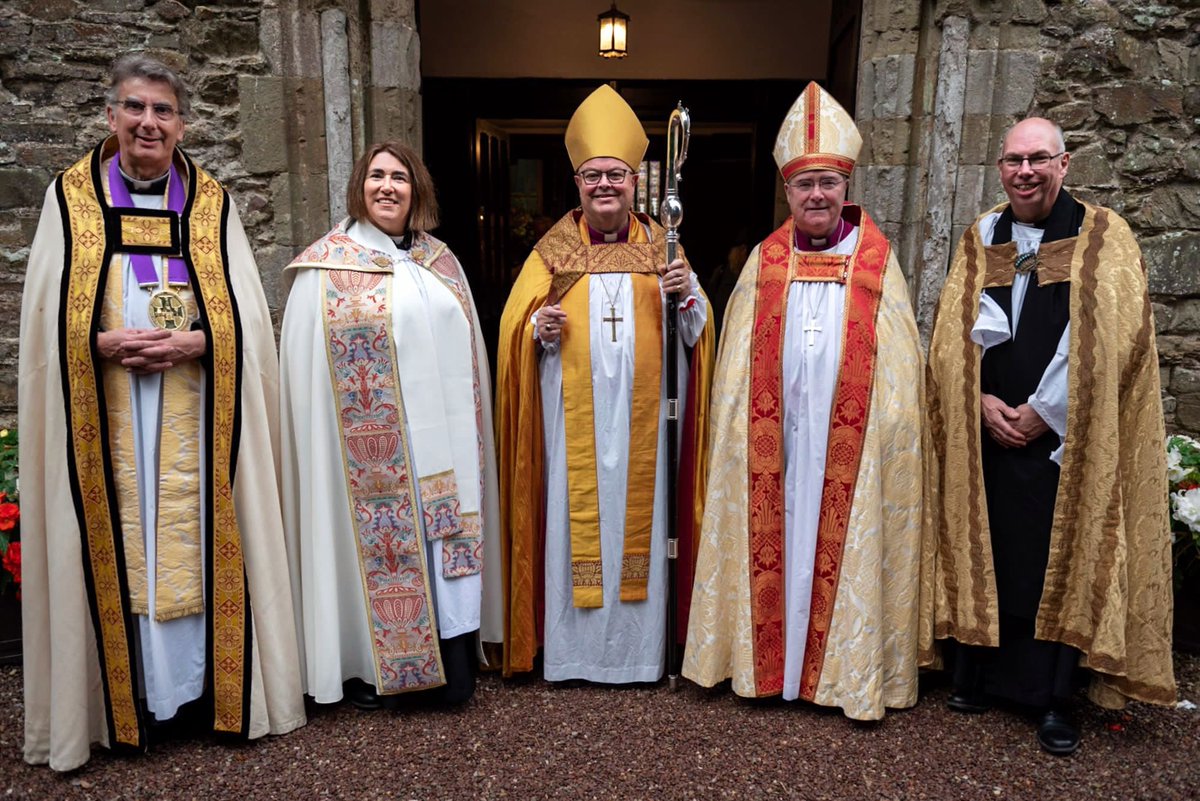 nidunne's tweet photo. We had to break out the very best attire for the wonderful celebrations of the 800th anniversary of @Stmaryscollegi1 in Youghal yesterday! @coficork @churchofireland @DrPaulColton https://t.co/TbP2nvQKPb