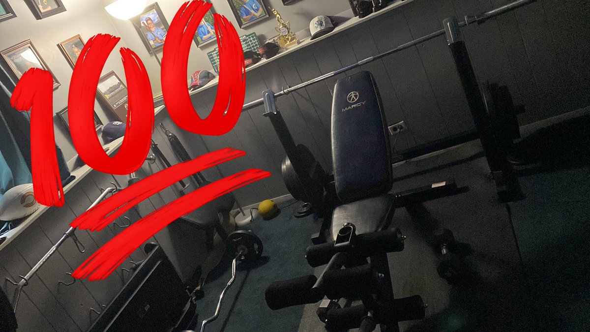 EddyValdez125's tweet photo. Y’all haters be like: I ain’t see Eddie V in the gym! He must be slacking! But I’m out here! Took some time off when I tore my bicep eating burger but we back! 🔥😛#inthelaboratory #demontime @GernerOtis https://t.co/urWwewwaMM