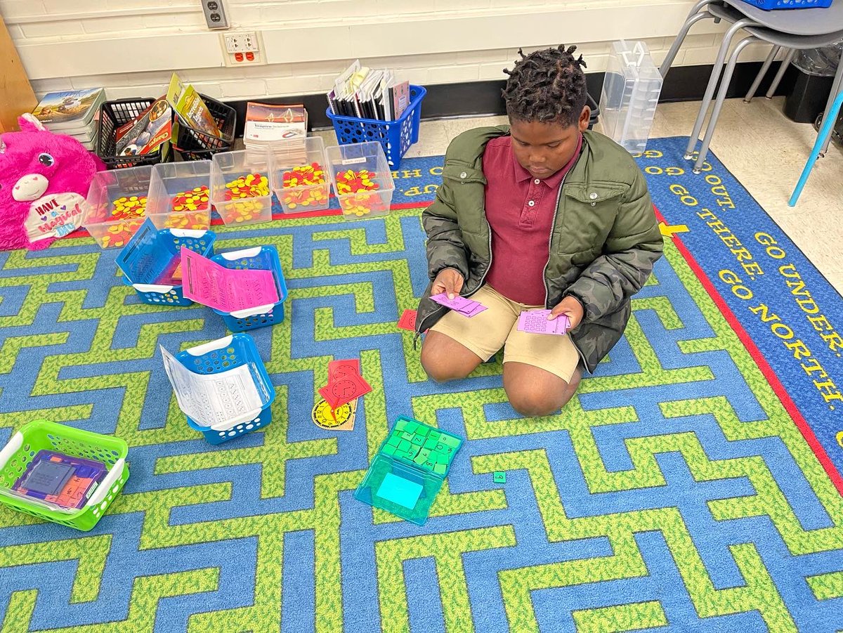Sunset_Park_CAS's tweet photo. There is a lot of great learning taking place at SPCAS! Students worked on arrays, different math stations, Dreambox and small groups with classroom teachers. It’s exciting being a SPCAS Trojan! #UNSTOPPABLE. #CLAPforYOURSELF #rocksolid https://t.co/pIdmFao2ga