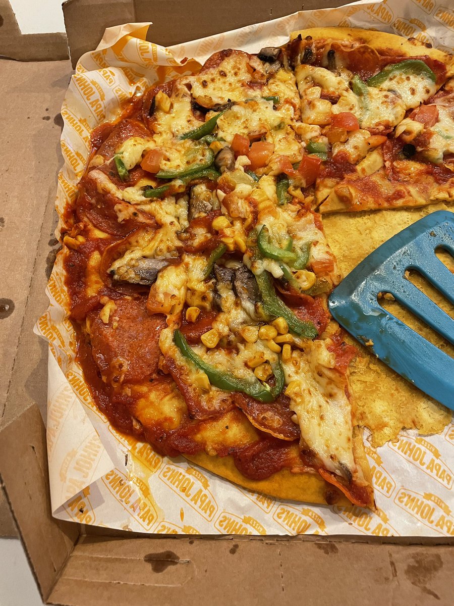 TeddlesCanuck's tweet photo. @PapaJohnsUK Not your finest …  was so looking forward to it, but toppings sliding off and half the base stuck to the paper 😕 Know you can do better! https://t.co/Bp5b8dkgoL