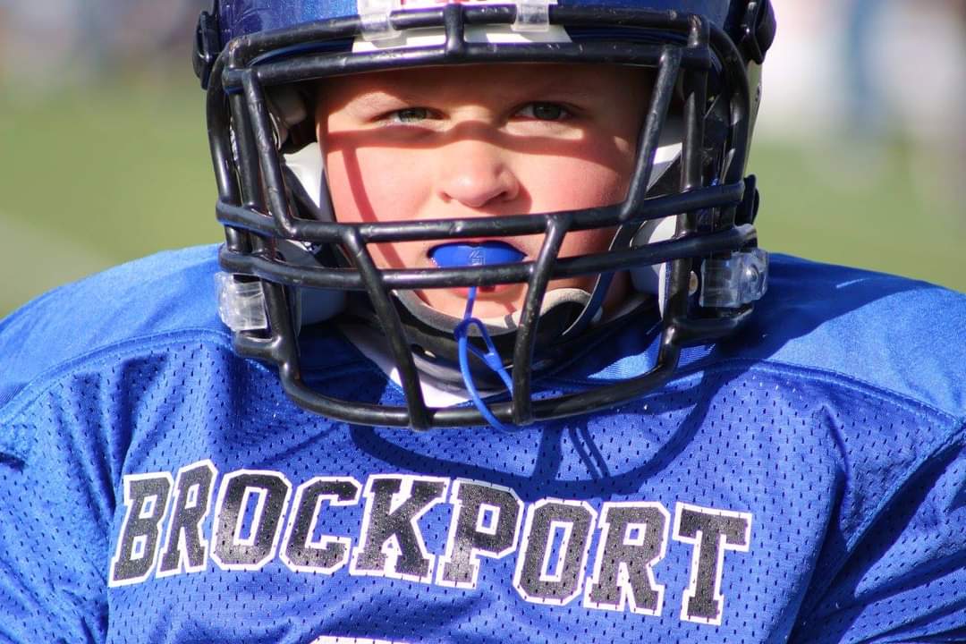 AustinP7761406's tweet photo. since 2015. even 9 year old me loves being on the field.

#77apaul #fortheloveoffootball #VarsityFootball #varsity #lineman #oline https://t.co/QeCUtsmoYy