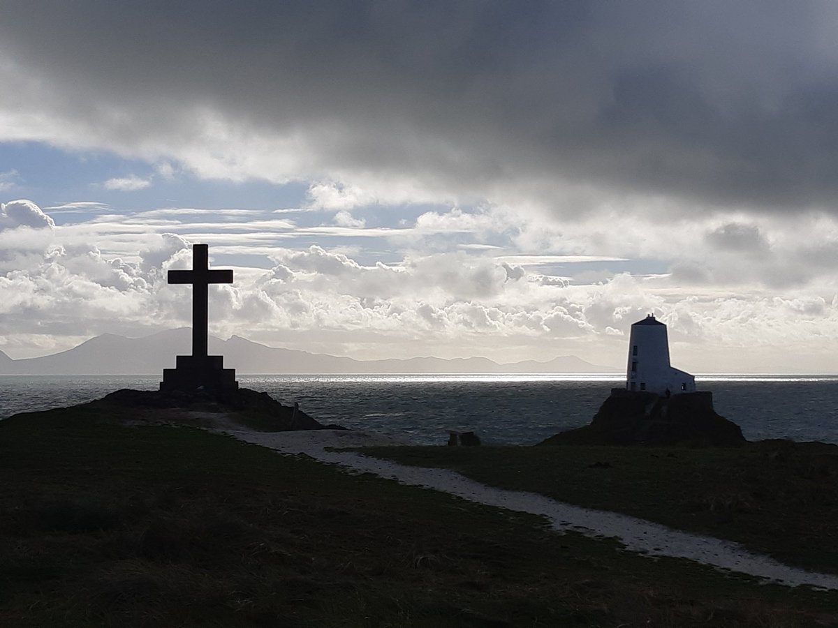 AliBongo888's tweet photo. So many beautiful pictures to choose from 🏴󠁧󠁢󠁷󠁬󠁳󠁿❤💚 #Anglesey #Llandwyn https://t.co/EdcN7WIroR