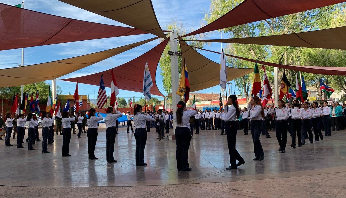 El día de hoy acompañamos a nuestro alcalde Chema Fraustro en la conmemoración del aniversario de la Organización de las Naciones Unidas (ONU) 🇺🇳.
Gracia a ella se permite mantener la paz y seguridad Internacional, proteger los derechos humanos y distribuir ayuda humanitaria 🕊️.