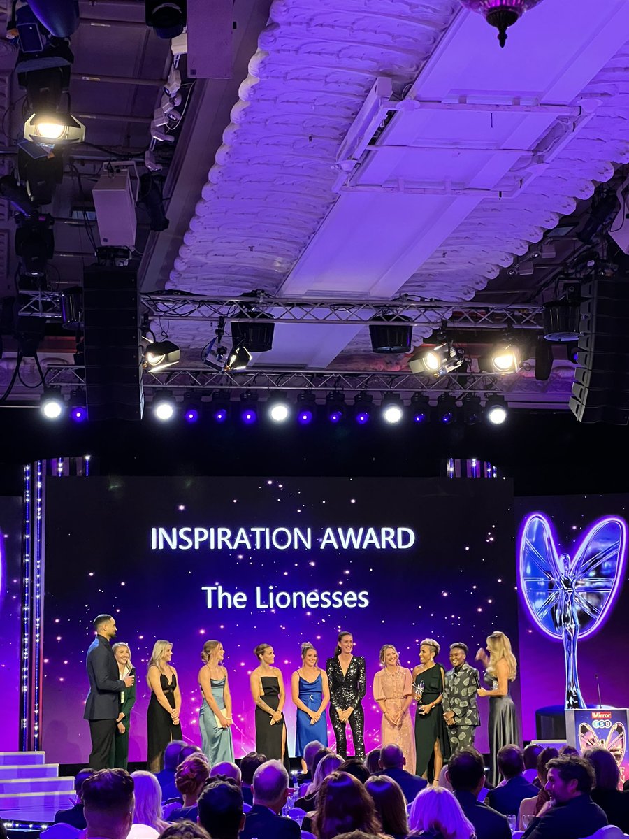 Come on @Lionesses ⚽️ @NicolaAdamsOBE, @LauraKenny31 and Dame Kelly present the team with the ‘Inspiration’ award. Girl power! 💜✨ #prideofbritainawards #thisisus #thisistheprideofbritain