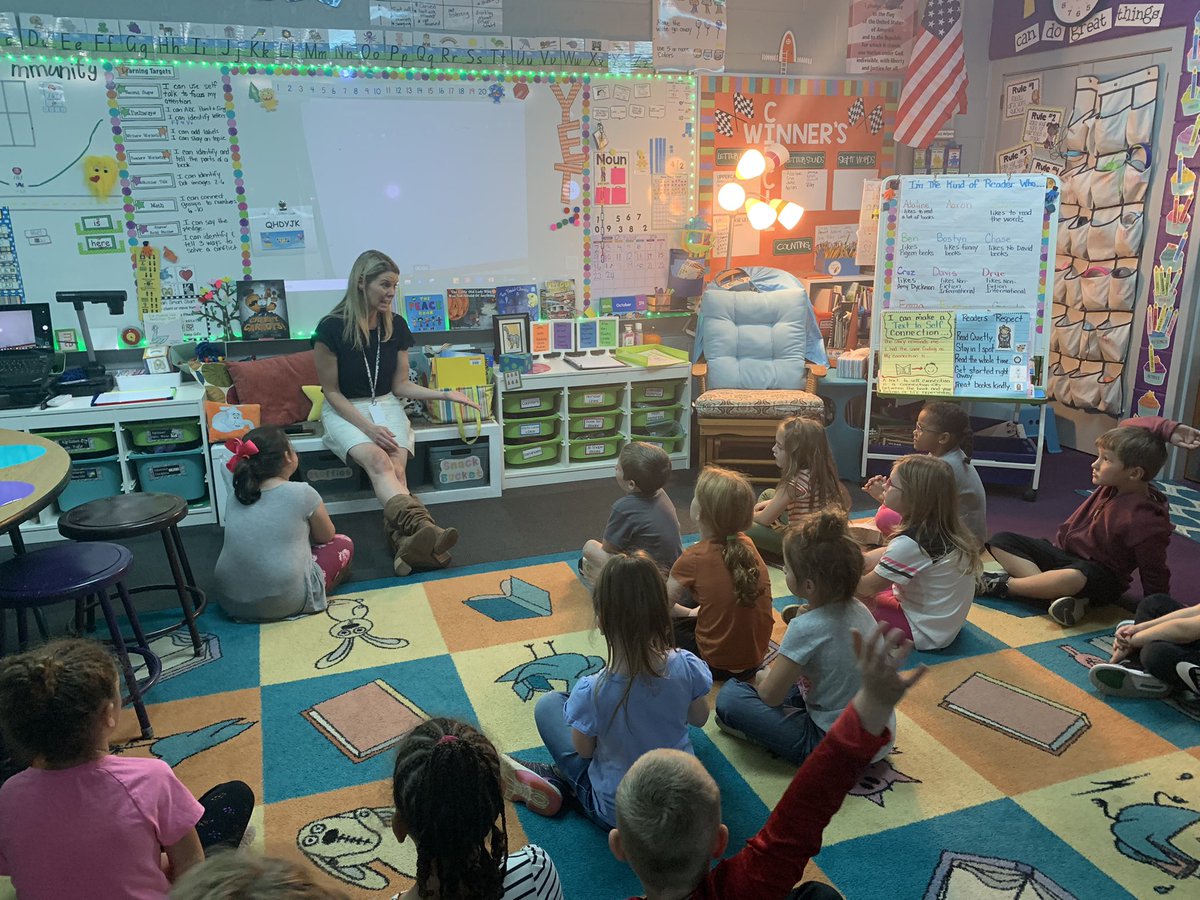 MrsGarrettNKC's tweet photo. Thank you @DollAshley for a great #mysteryprize activity!  We worked hard to earn 100 compliment points!  #warriorscreate #WintheDayWarriors @MapleWarriors #MapleKinderStars https://t.co/gMdqdkuneu