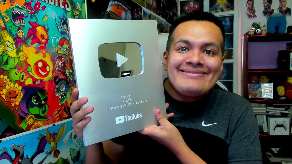 Franklyn_Games's tweet photo. ¡Lo conseguimos!🥳

Llegamos a 100 mil Suscriptores y nos llego la placa del canal de Frank FIFA, No fue fácil llegar a impactar otra comunidad que poco conocía.

Es por eso que quiero agradecerles por el recibimiento y por el cariño. Los quiero Troncos.

¡Vamos por el Tercero!🔥 https://t.co/i8hV5qg7bY