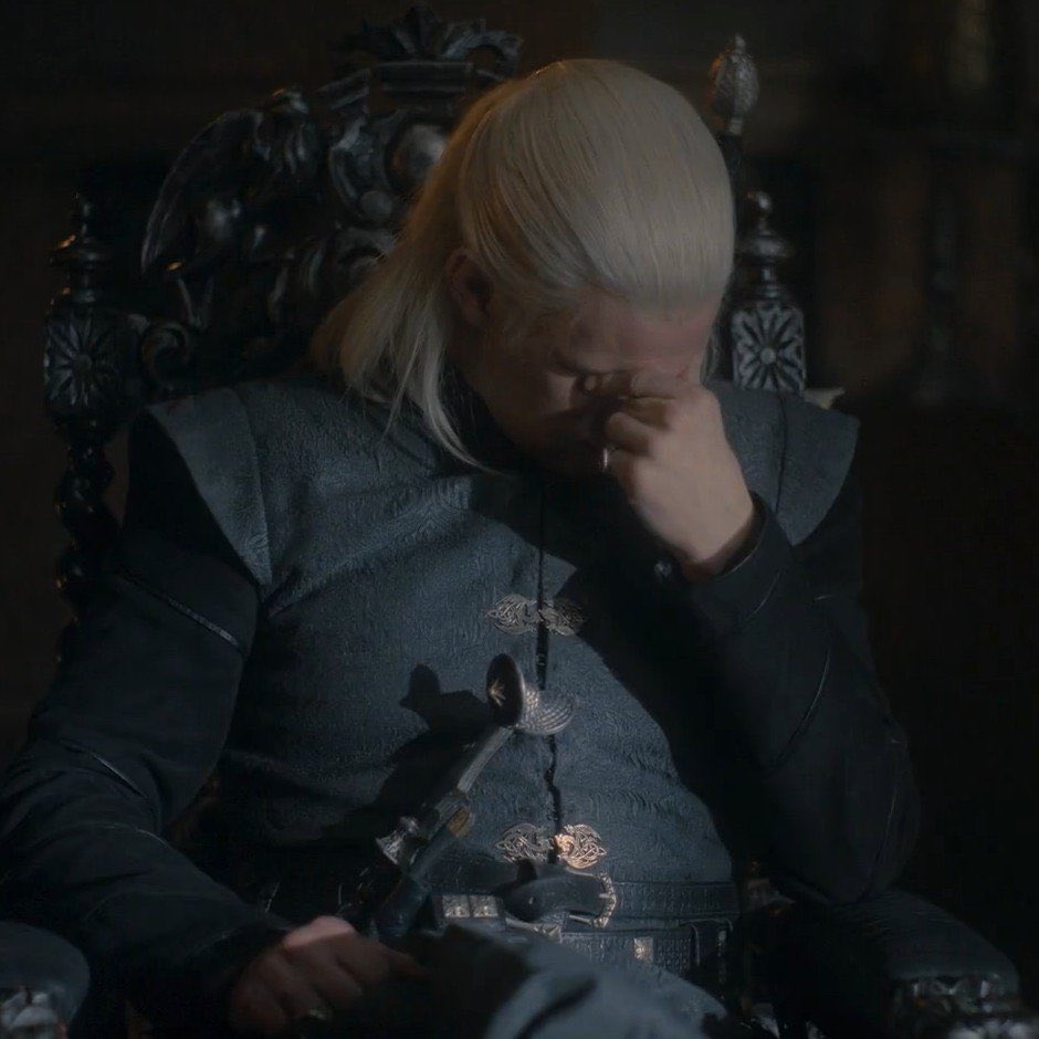 scribblycanvas's tweet image. you’re telling me I have to wait 2 YEARS for season 2 of #HouseoftheDragon 

#HouseOfTheDragonHBO