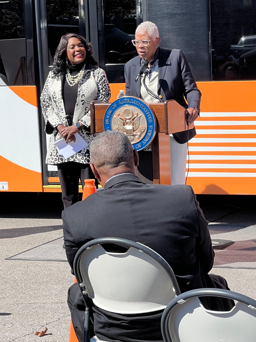BJCTAMAX's tweet photo. IT'S A GREAT DAY AT MAX!
Today, Congresswoman Terri Sewell visited BJCTA to award Birmingham-Jefferson County transit $13,600,000!
#transitonthegrow #birminghamxpress #maxtransit https://t.co/JCdPDQlhLy