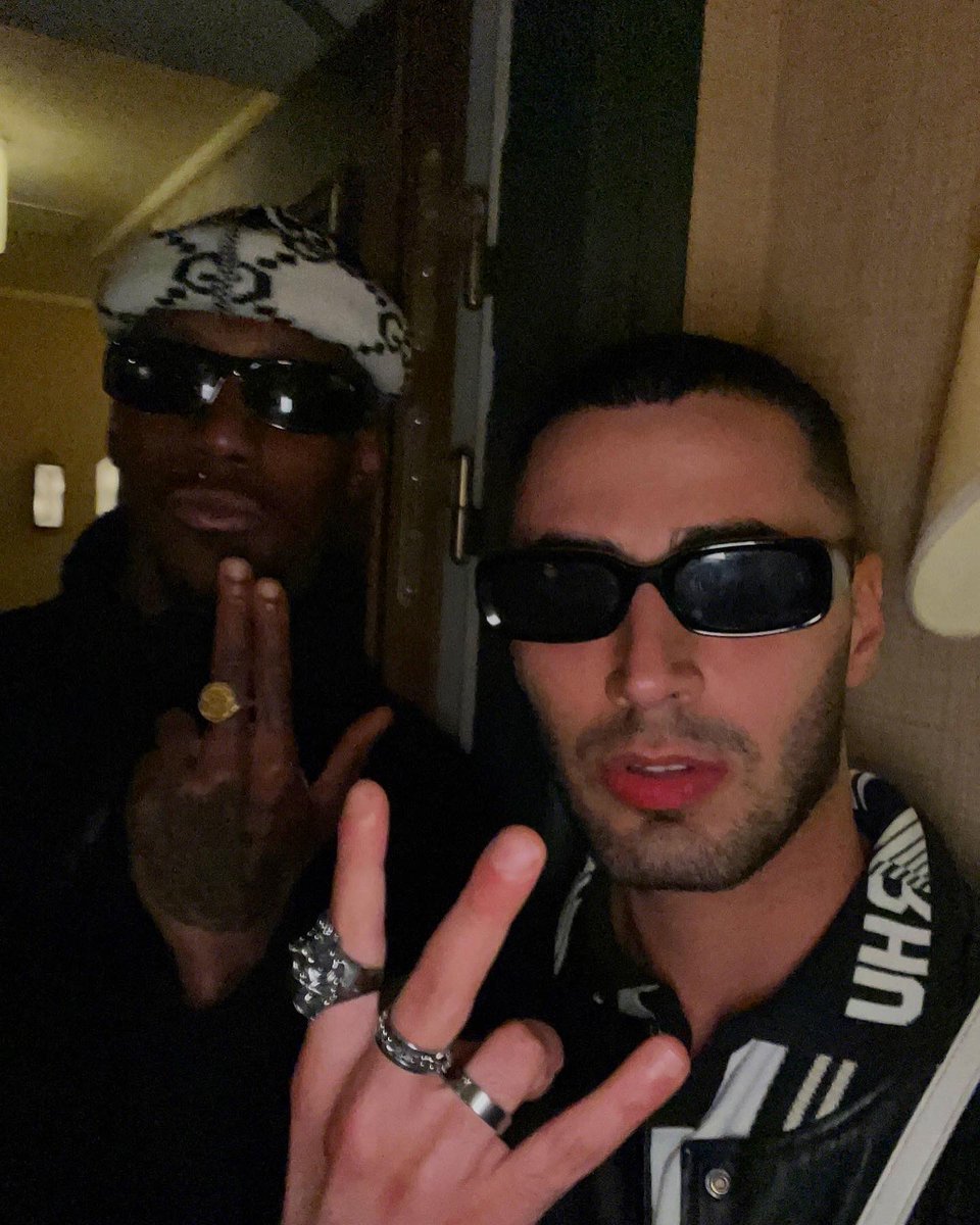 damood0's tweet photo. Somewhere in Paris https://t.co/HUhV9d6vny