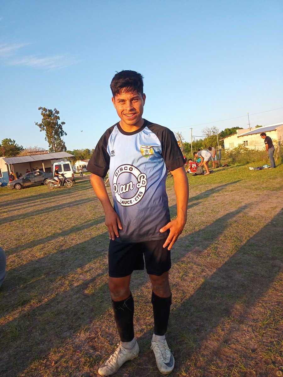 Doy lo mejor de mi y estoy muy feliz con este equipo🖤💙⚽👏
