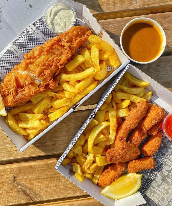 TensaiMovil's tweet photo. Imagine eating fries while staring at the sunset 🌇 

📸 IG claires_foodie_therapy https://t.co/K0v8dLONKp