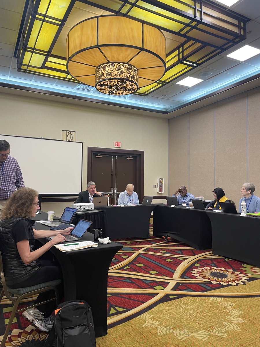 USBJI's tweet photo. Young Investigators listen to their grants being reviewed by the faculty review committee at the mock study session. 

#YoungInvestigatorsInitiative #BoneandJointAlliance #Osteoporosis #Arthritis #muskuloskeletal https://t.co/gCrHgzfhw9