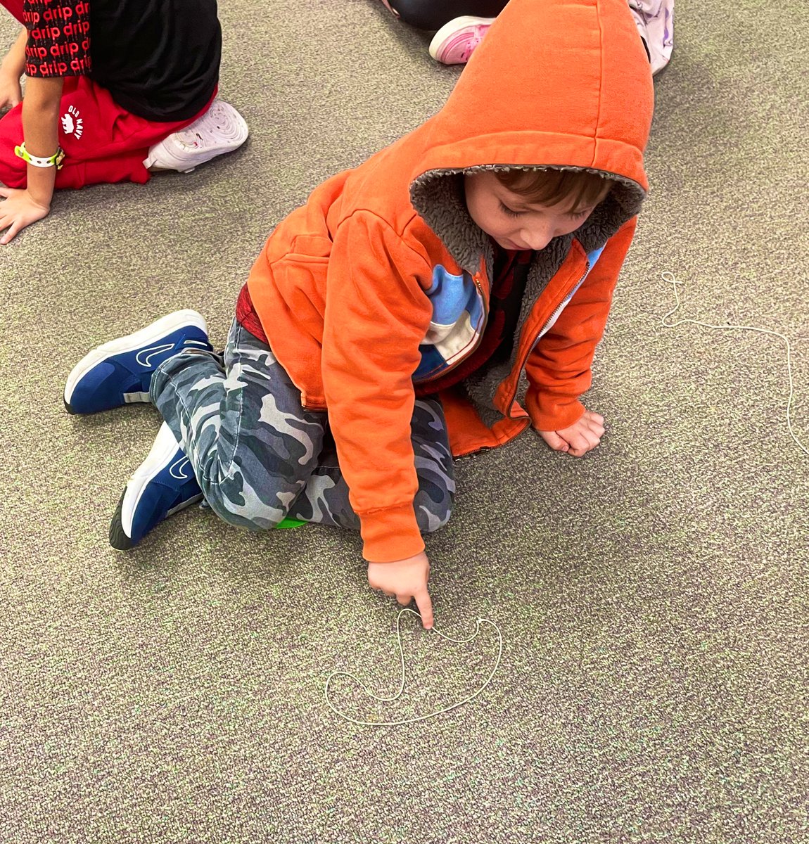 MusicWendt's tweet photo. First grade is exploring our singing voices using string roller coasters, creating contour to demonstrate high and low! https://t.co/PfDFjBLVM6