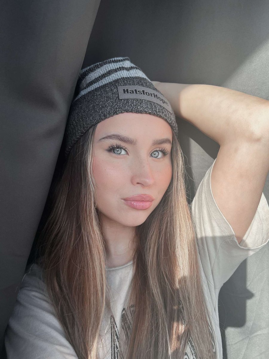 More than 84,000 people were diagnosed with a primary brain tumor in 2021. hatsforhope-shop.ca/en/cad Use #hatsforhope and join us, Please wear your toque and keep the awareness for brain cancer and the <a href="/BrainTumourFdn/">Brain Tumour Fdn</a> ❤️🙏
Rest in peace to my beautiful nana I lost to this disease.
