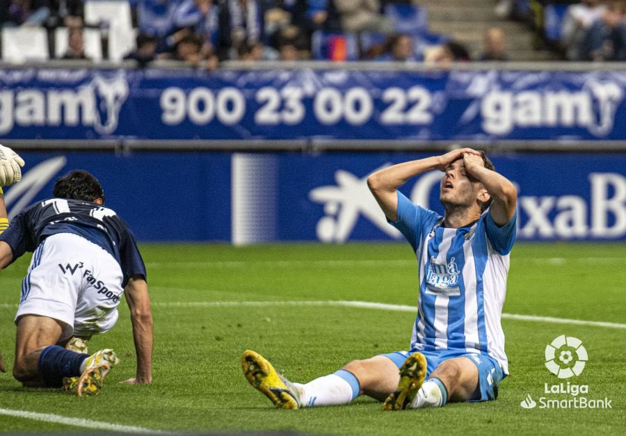 ⚽️ FINAL | Derrota del #MálagaCF (1-0) ante el <a href="/RealOviedo/">Real Oviedo</a>. Borja Bastón de penalti antes del descanso marcó la diferencia. Los de Mel no merecieron perder, pero tampoco aprovecharon sus pocas ocasiones claras.

➡️ El equipo sigue 21º con 9 puntos, a 4 de la permanencia.